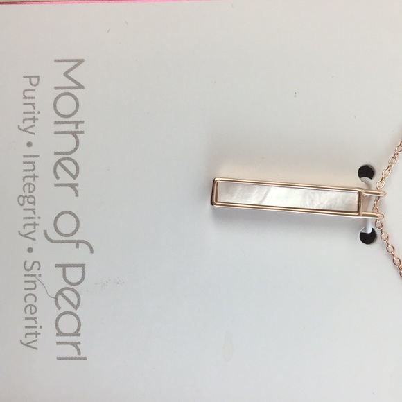 Stone Theory Mother of Pearl Necklace - Picture 5 of 8